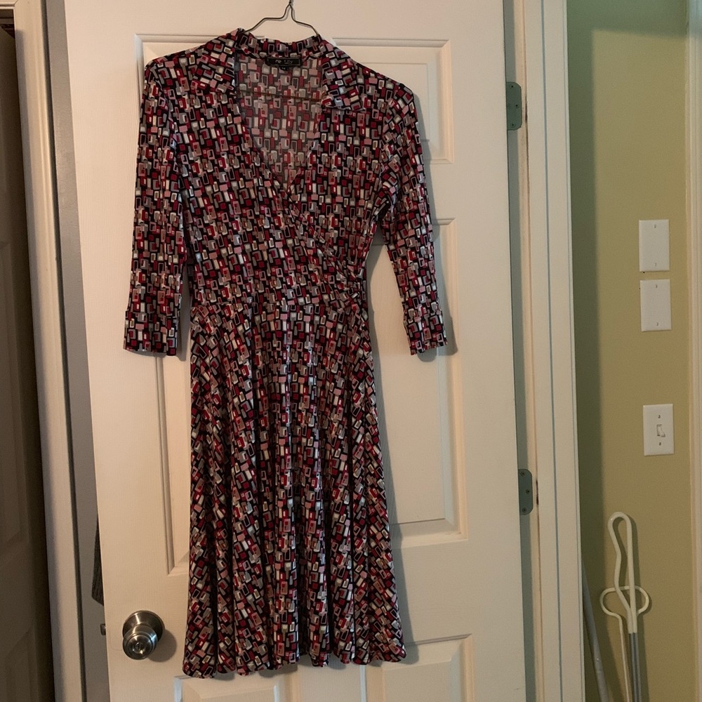 Faux Wrap Shirt Dress in a Geometric Print Sz M